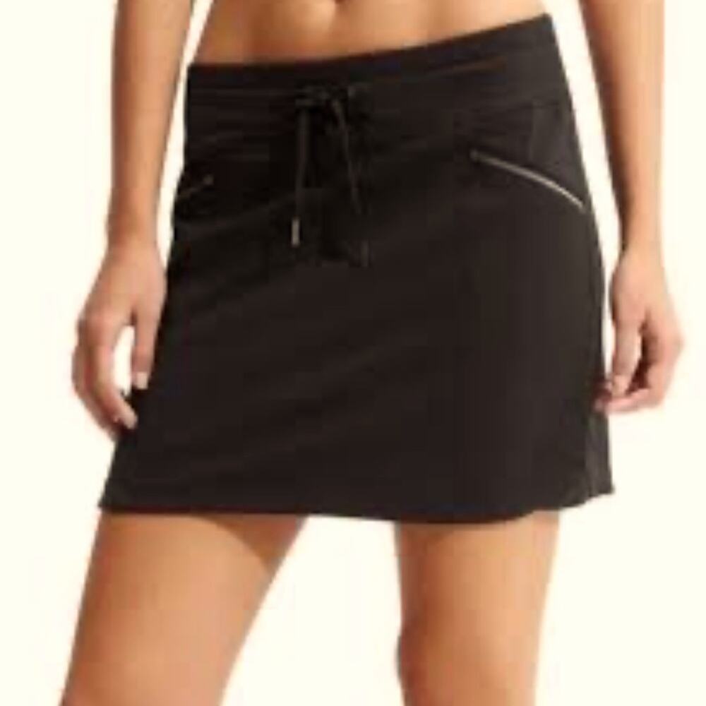 Athleta Black size XL womans mini skirt Skort